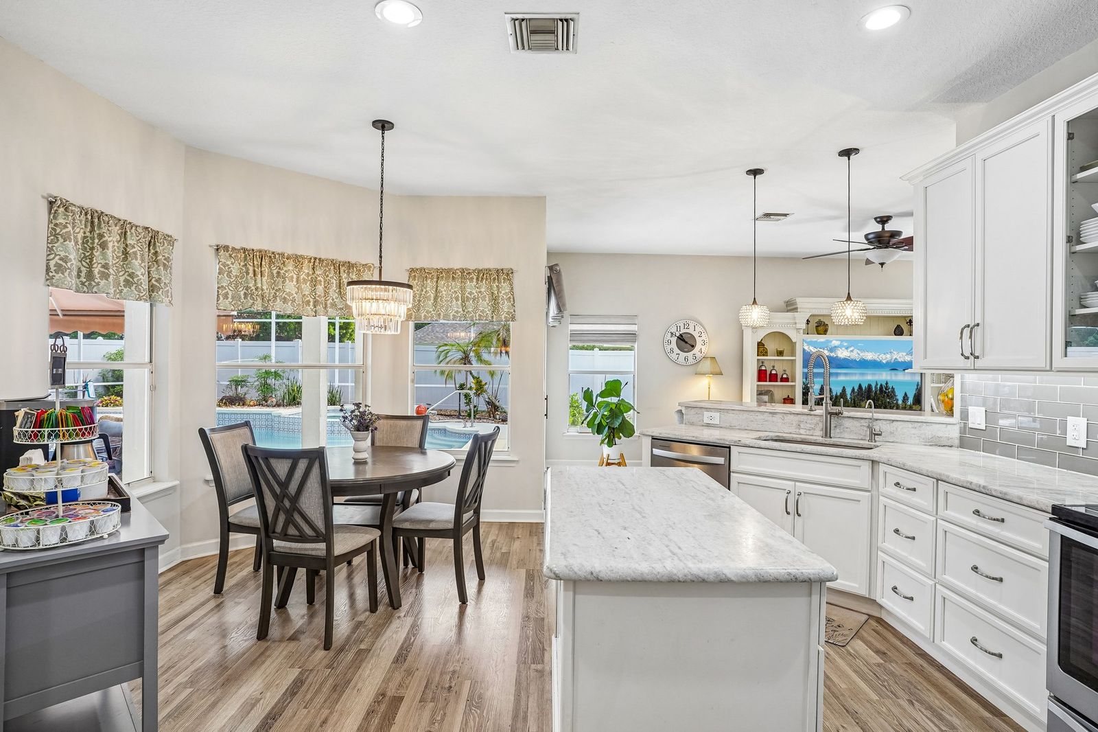 Kitchen and breakfast nook
