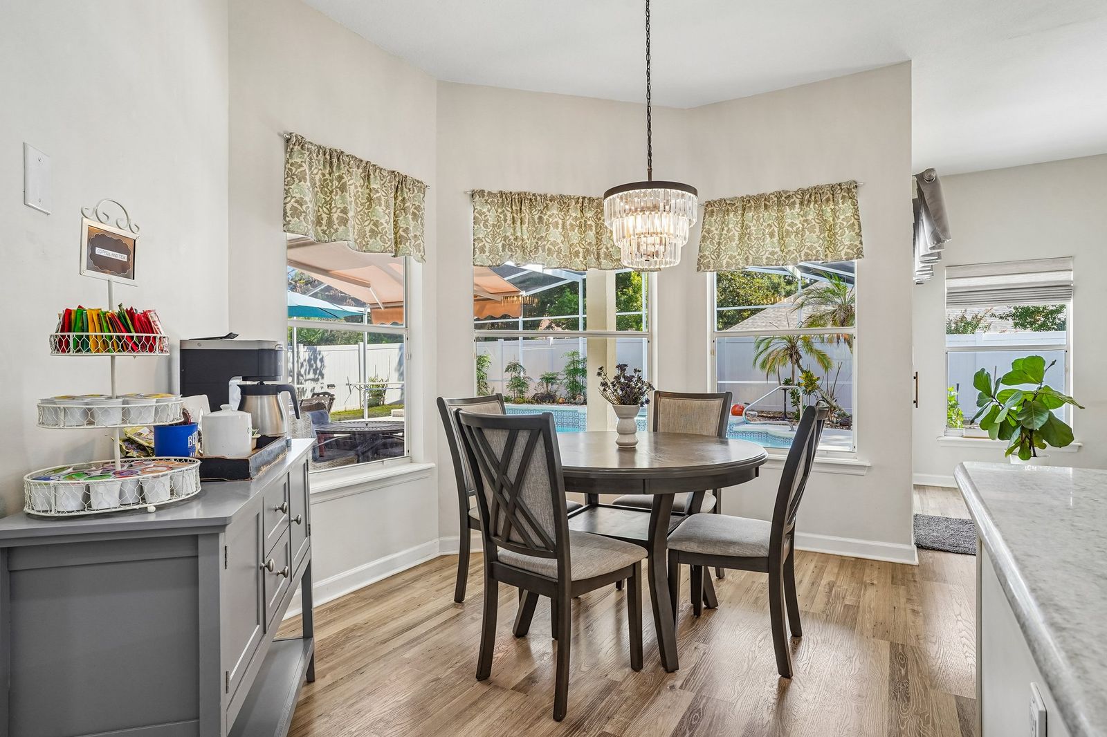 Breakfast nook overlooking pool